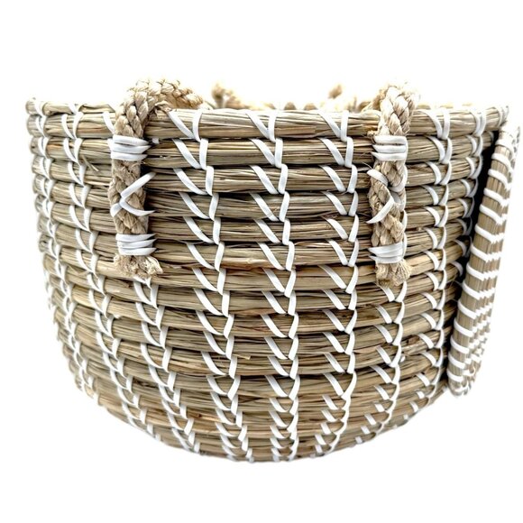 Handwoven Dog-Themed Basket With Handles - Natural Seagrass & White Detailing - Picture 5 of 9